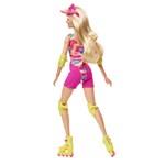 Barbie ve filmovém oblečku na kolečkových bruslích4