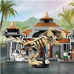 LEGO® Jurassic World™ 76961 Návštěvnické centrum: útok T-rex3